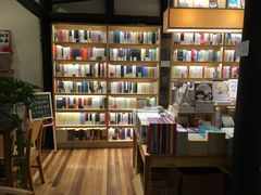 -猫的天空之城概念书店(杭州南宋御街店)