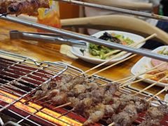 -哈尔滨小酒馆·鲜肉现穿自助烧烤(康新花园店)