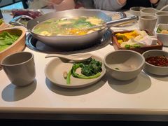 -左庭右院鲜牛肉火锅(金山万达店)