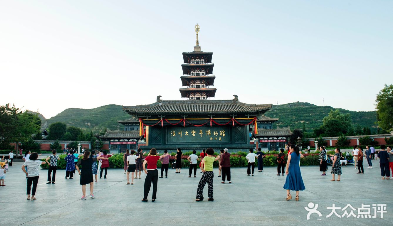 来到这里，能瞻拜到佛祖舍利，真是无上的荣幸