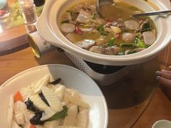 -头上红煨盐鸡·非遗院子餐厅
