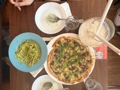 黑松露菌菇烤鸡肉匹萨-Me&Joe意大利面·珍珠奶茶(鲁班路店)