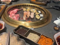 -铭牛烧肉·和牛海鲜自助(高新月牙湖店)