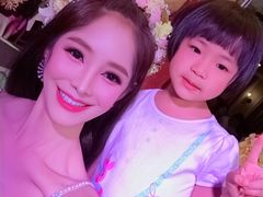-金东尼人妖秀
