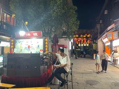 -吴山路夜市
