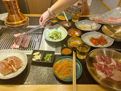 -臻牛烤肉