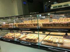 面包甜点陈列柜-琳琅烘焙蛋糕店(丽城店)