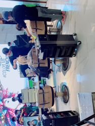 -罗亚帝造型·烫发染发
