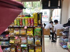 -全家便利店(愚园店)