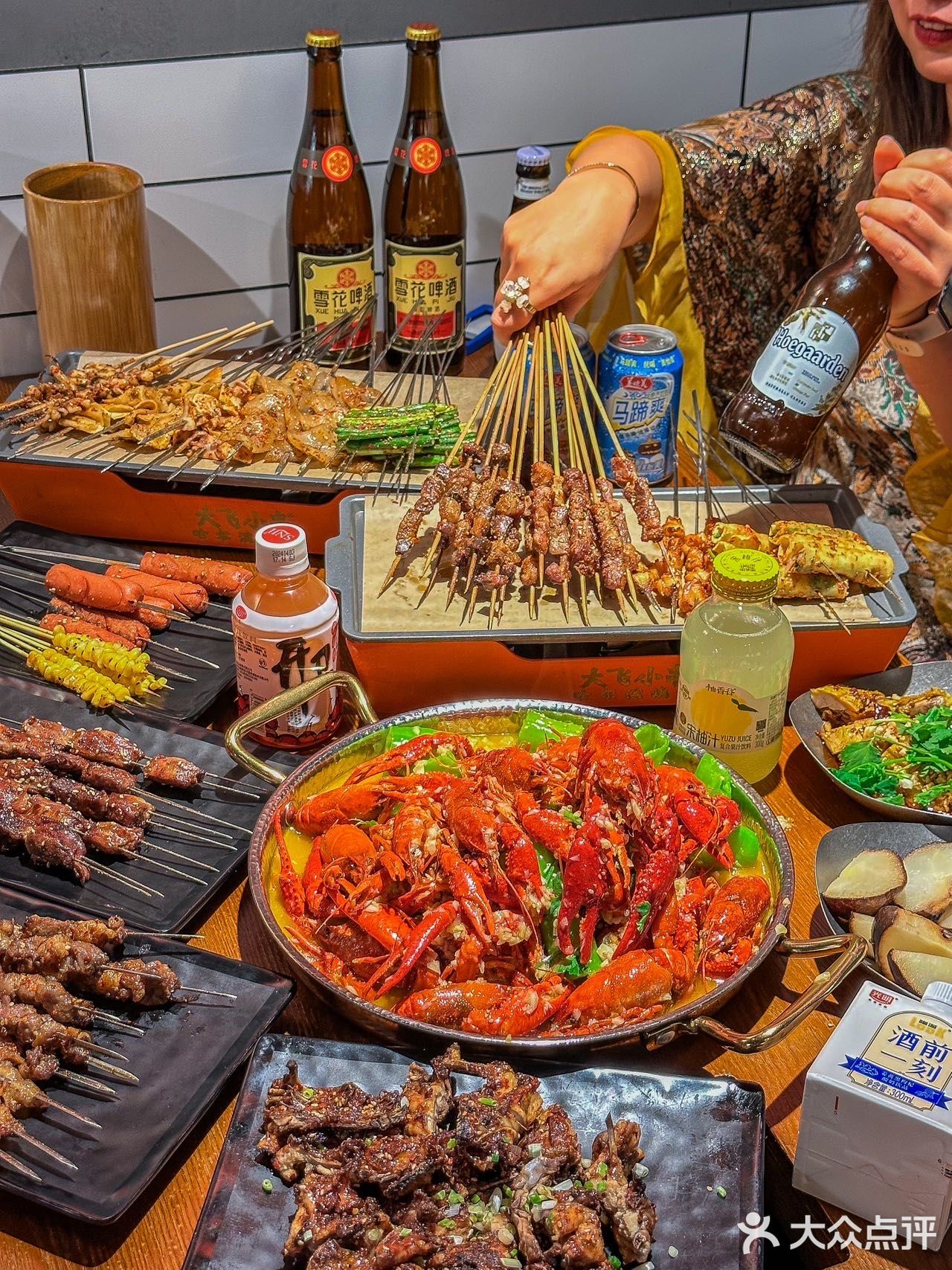 夜宵来这里撸串喝酒，好惬意！