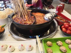 -钢管厂五区小郡肝串串香(蜀都万达店)