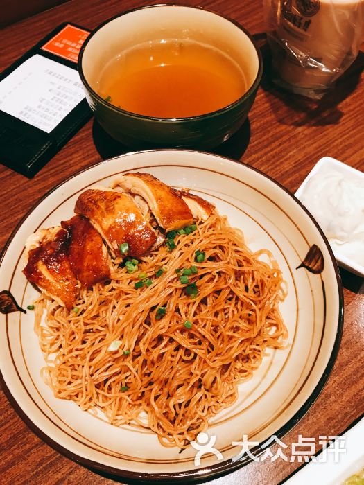 玫瑰豉油鸡捞面