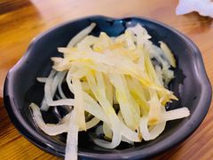 -丽虹云南过桥米线(兴工街店)