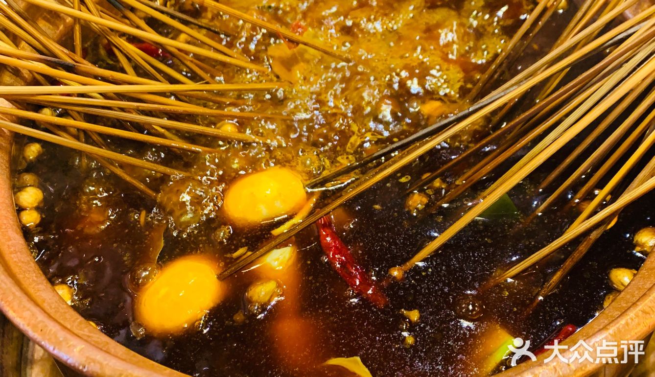 串串种类特别多，肉有好多，对于游客的我们来说真的很过瘾