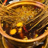 串串种类特别多，肉有好多，对于游客的我们来说真的很过瘾