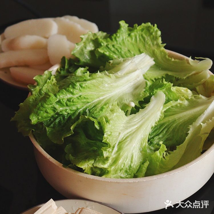 怕不够吃爸爸切了2条年糕下去煮 撑撑撑