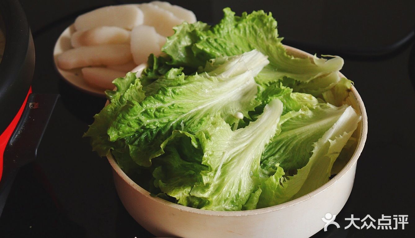 怕不够吃爸爸切了2条年糕下去煮 撑撑撑