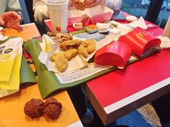 -麦当劳(展览路店)