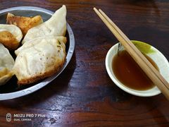 -黄阿姨锅贴大王(万航渡路店)