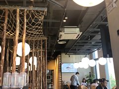 大堂-日进一片海.生腌海鲜火锅.宵夜烧烤(三里屯总店)