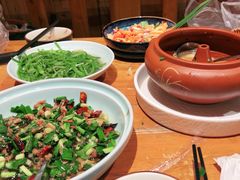 -老滇山寨•云南特色菜•地方菜•民族风情歌舞表演(金碧店)