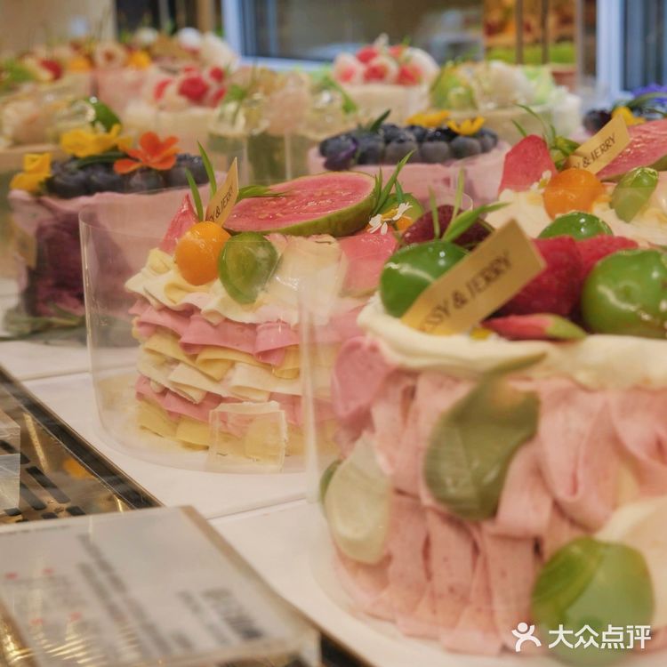 这家怎么做到每个蛋糕都那么美的🆘