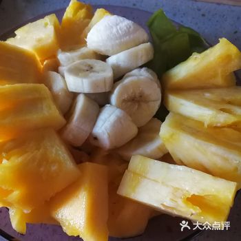 一大盘的应季水果，我发现这些吃下来，特别抗额饿