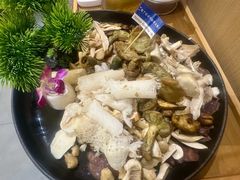 -一朵菌·野生菌探索家火锅(南亚店)