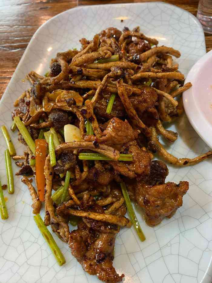 醉翁亭便宜食坊(复兴路店)-"不仅服务好,菜品好特别好,忙着吃忘记拍照