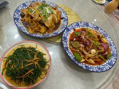 -壹阁胡羊焖饼(特色小吃街店)