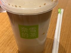 -奈雪的茶(湖滨银泰in77C区PRO店)