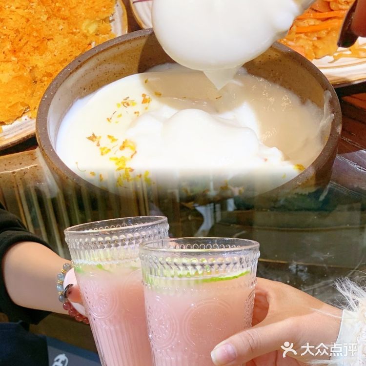 在美食的世界里，我邂逅了则瓦小吃烤鸡🍗！