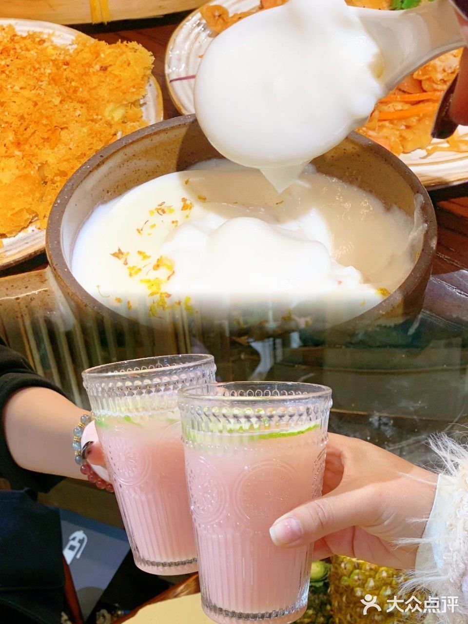 在美食的世界里，我邂逅了则瓦小吃烤鸡🍗！