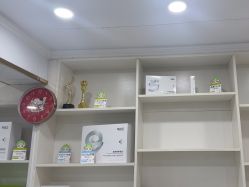 -苗医生专业祛痘·皮肤管理