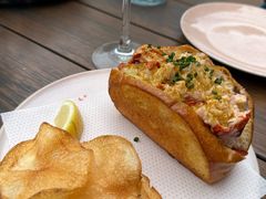 -Pinchy's Lobster & Champagne Bar