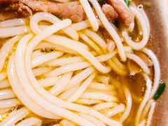 -爆炸头阿姨小四川正宗川味小吃(无任何分店)