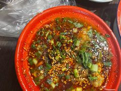 -爆炸头阿姨小四川正宗川味小吃(无任何分店)