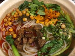 -爆炸头阿姨小四川正宗川味小吃(无任何分店)
