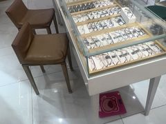 -美式眼镜·授权蔡司.依视路.尼康.豪雅.明月(人民广场店)