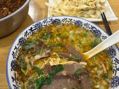 -八百里牛肉汤(盖饭·锅贴·万象城店)