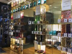 -VENCHI 闻绮(上海佛罗伦萨小镇店)