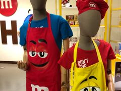 -m豆巧克力世界(上海世茂广场店)