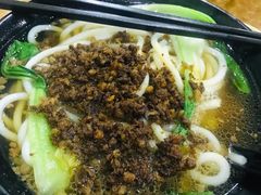 -丽虹云南过桥米线(兴工街店)