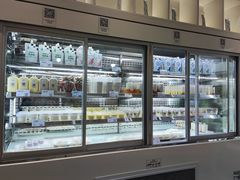 面包甜点陈列柜-白色日记·手作酸奶(麦凯乐店)