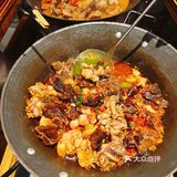 藏在小区里的湖南味｜板凳上的饭桌