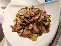 口蘑腊肉煲-徽州小镇(高新店)