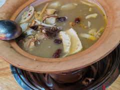 -龙巢盱眙龙虾·牛蛙·烧烤宵夜(八卦岭店)