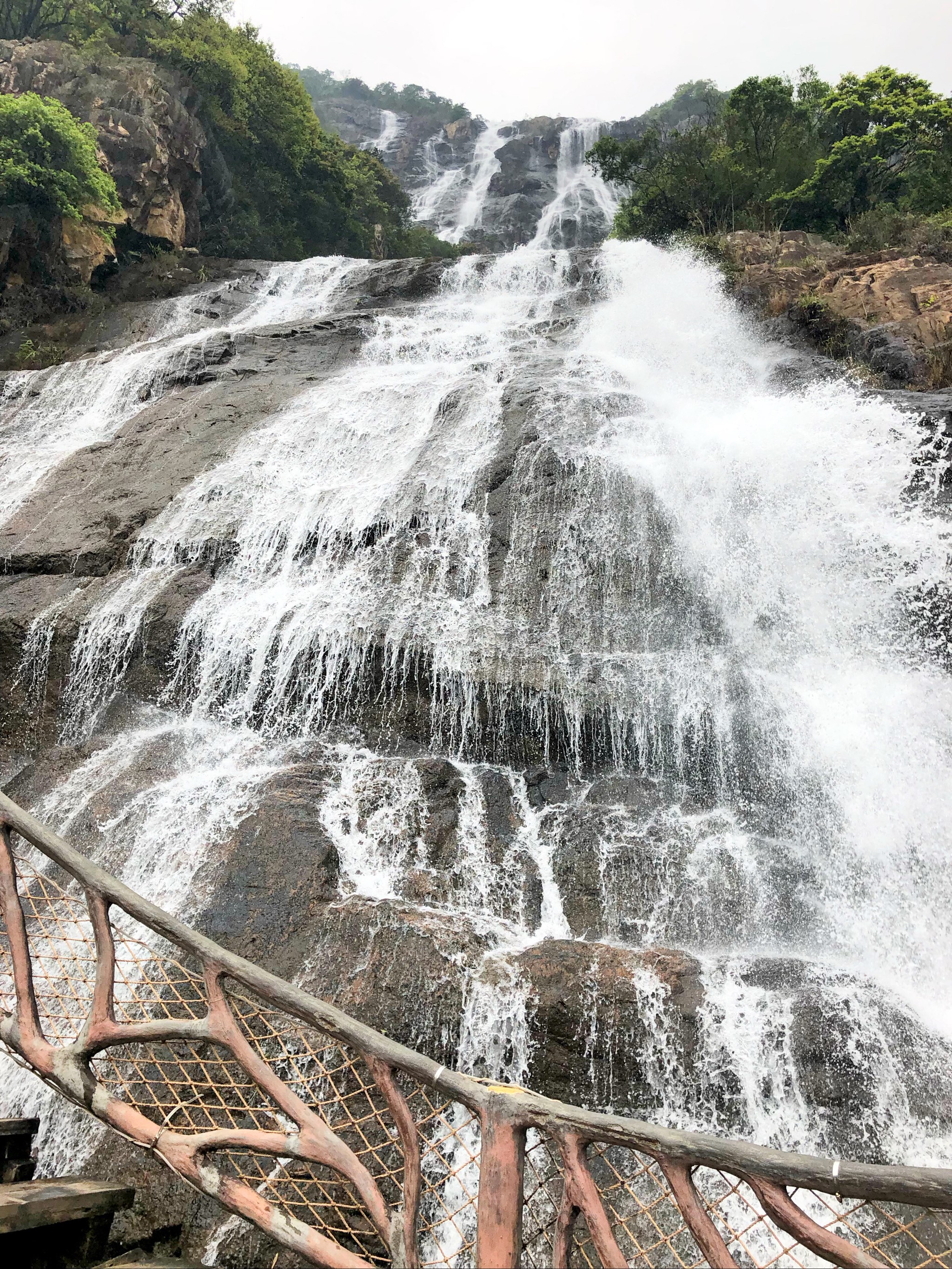 溧阳燕山公园瀑布图片