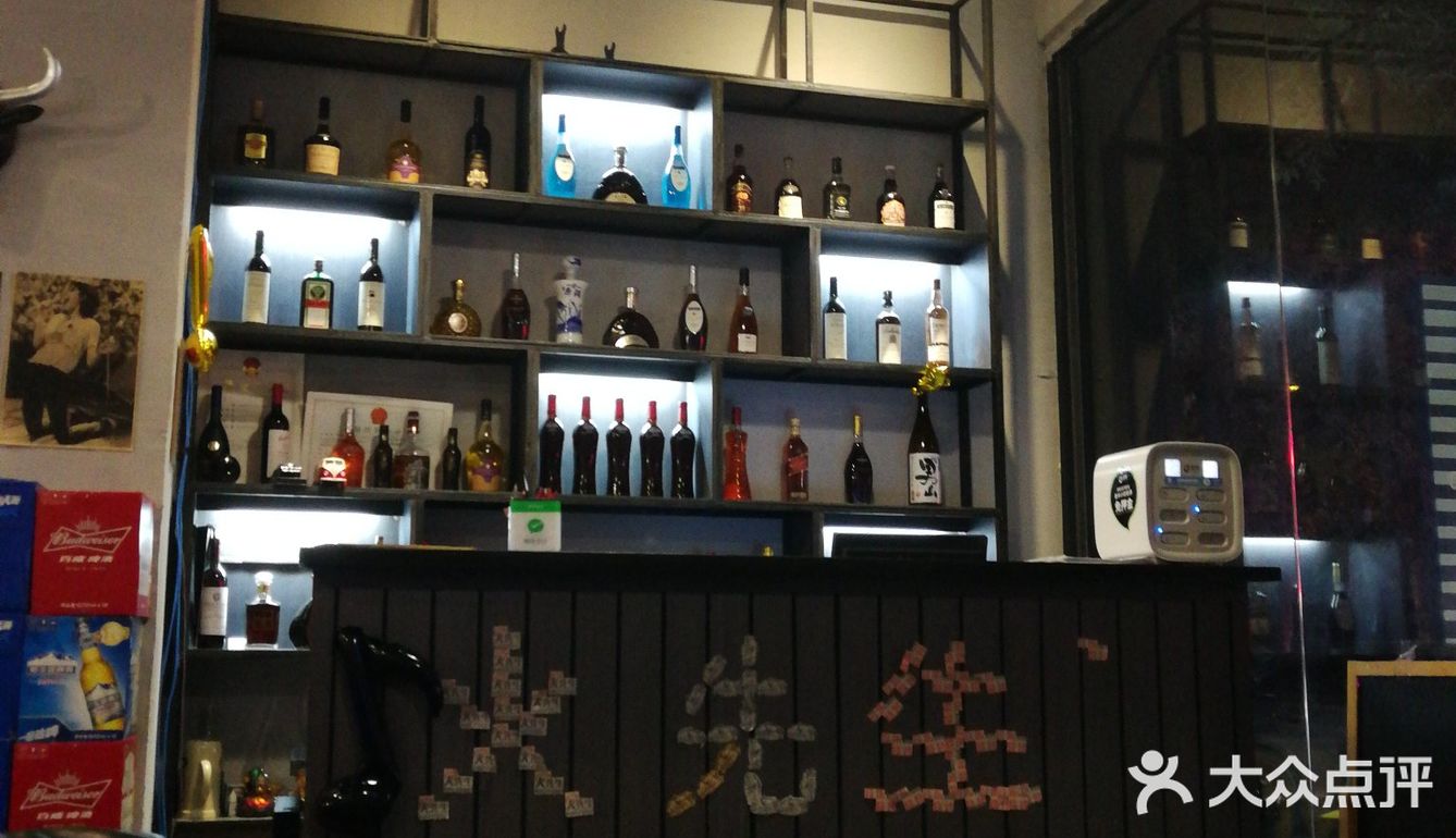 特别推荐牛肉小串，烤冷面和护心肉。服务：真心好