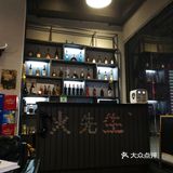 特别推荐牛肉小串，烤冷面和护心肉。服务：真心好